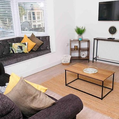 Garden Of Eden 1 Bedroom Flat In Fishponds ブリストル エクステリア 写真