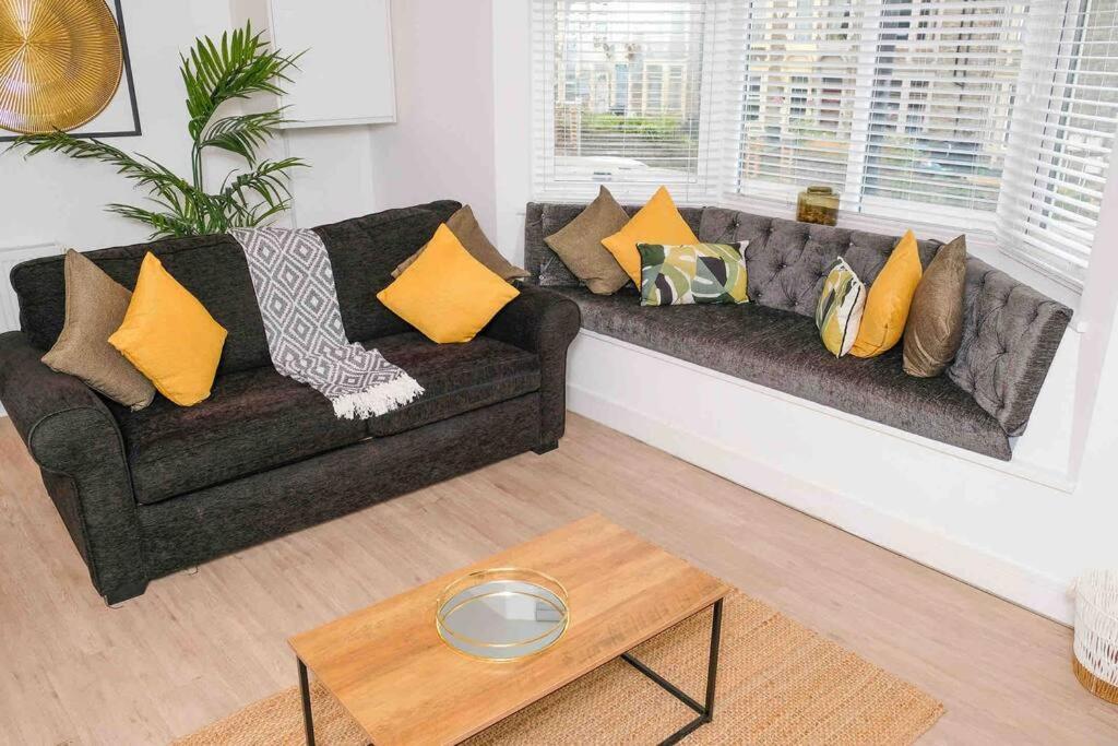 Garden Of Eden 1 Bedroom Flat In Fishponds ブリストル エクステリア 写真