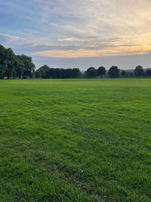Garden Of Eden 1 Bedroom Flat In Fishponds ブリストル エクステリア 写真
