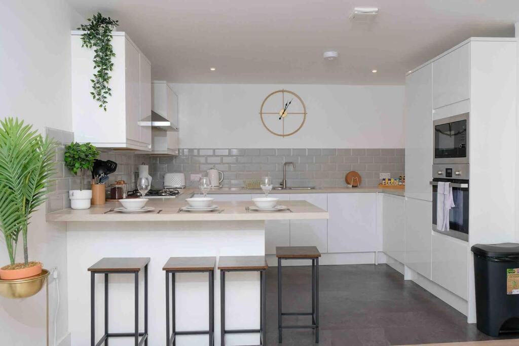 Garden Of Eden 1 Bedroom Flat In Fishponds ブリストル エクステリア 写真