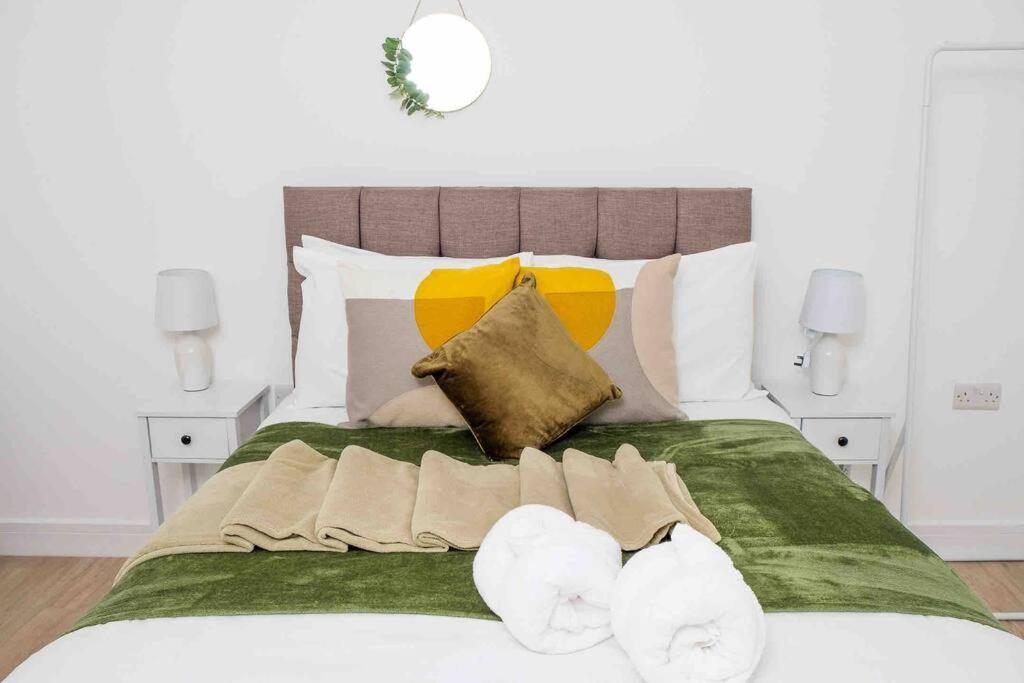 Garden Of Eden 1 Bedroom Flat In Fishponds ブリストル エクステリア 写真